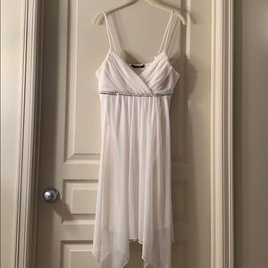 EVERYTHING MUST GO White semi formal dress